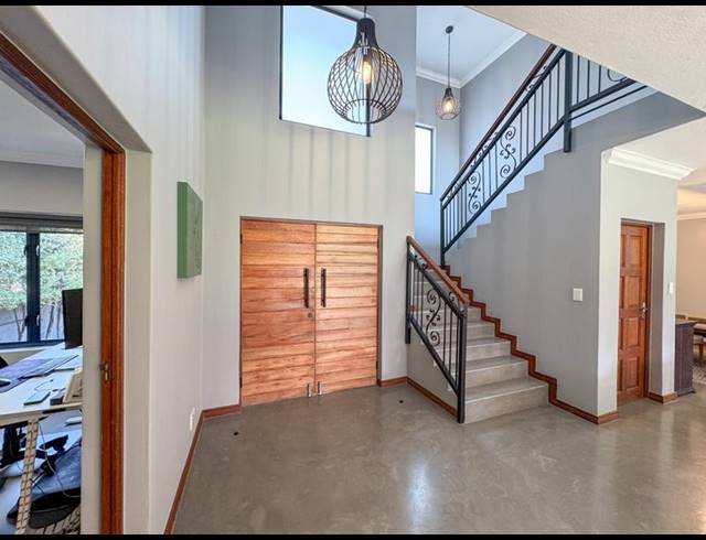 5 BEDROOM HOUSE FOR SALE IN MIDLANDS ESTATE